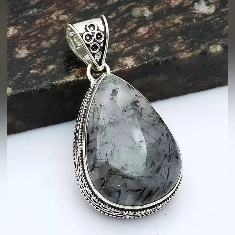 BLACK RUTILE PENDANT - Picture 3 of 3